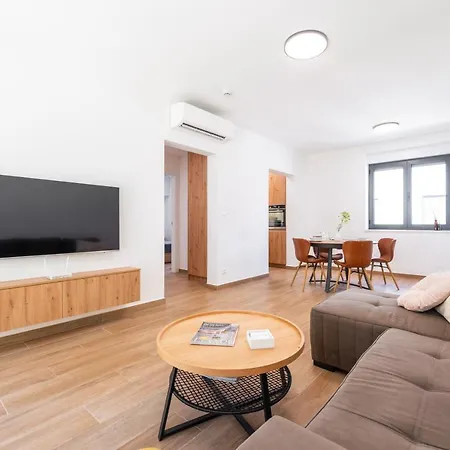 Emma Apartment