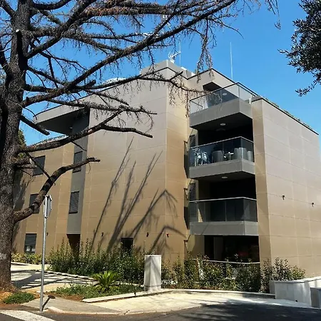 Emma * Ντουμπρόβνικ